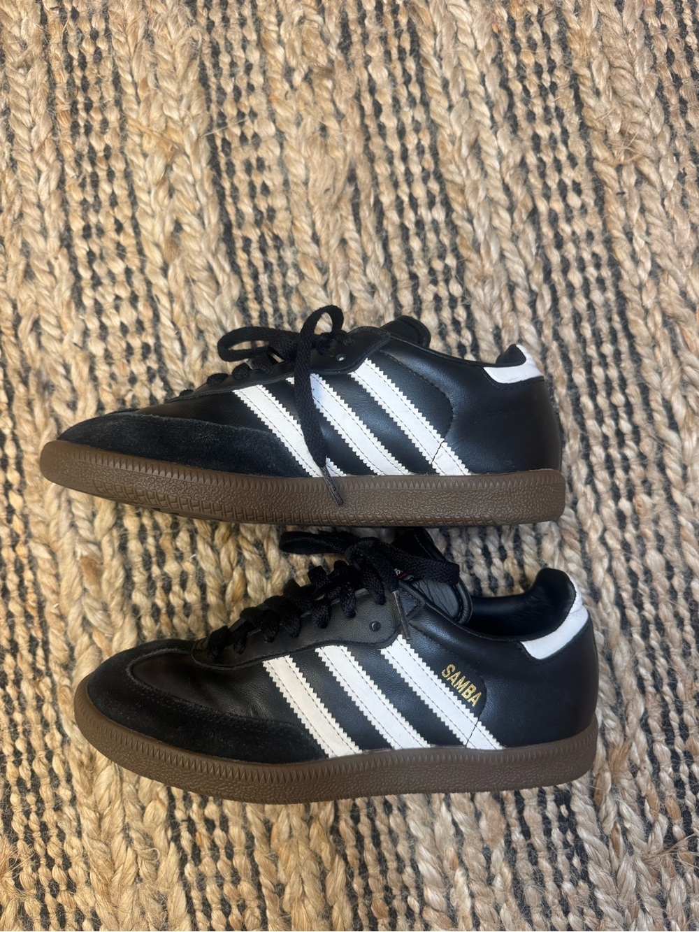 adidas big kid girls/ boys Samba sneaker Black with White Stripes - Picture 3 of 7